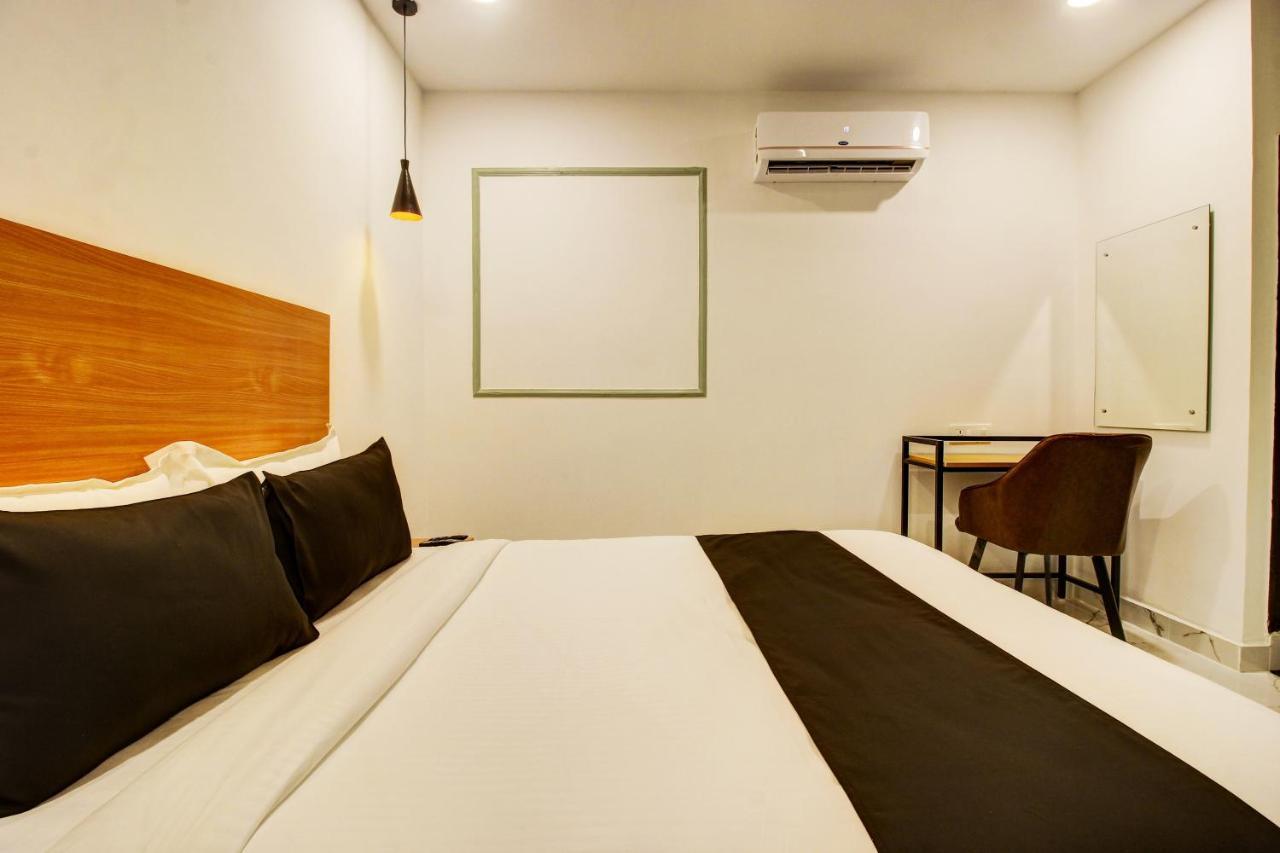Super Townhouse Rcc Hotel Banjara Hills Hyderabad Exterior foto