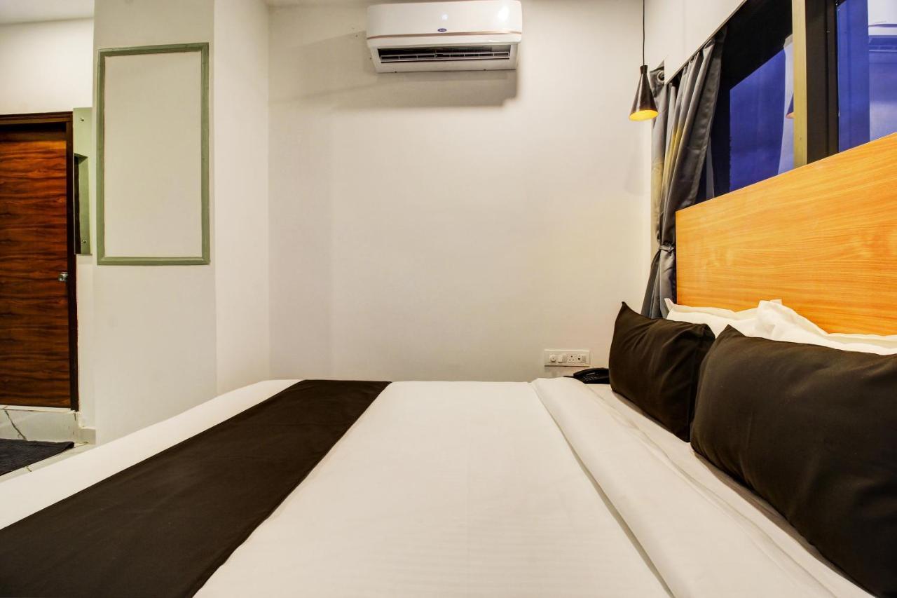 Super Townhouse Rcc Hotel Banjara Hills Hyderabad Exterior foto
