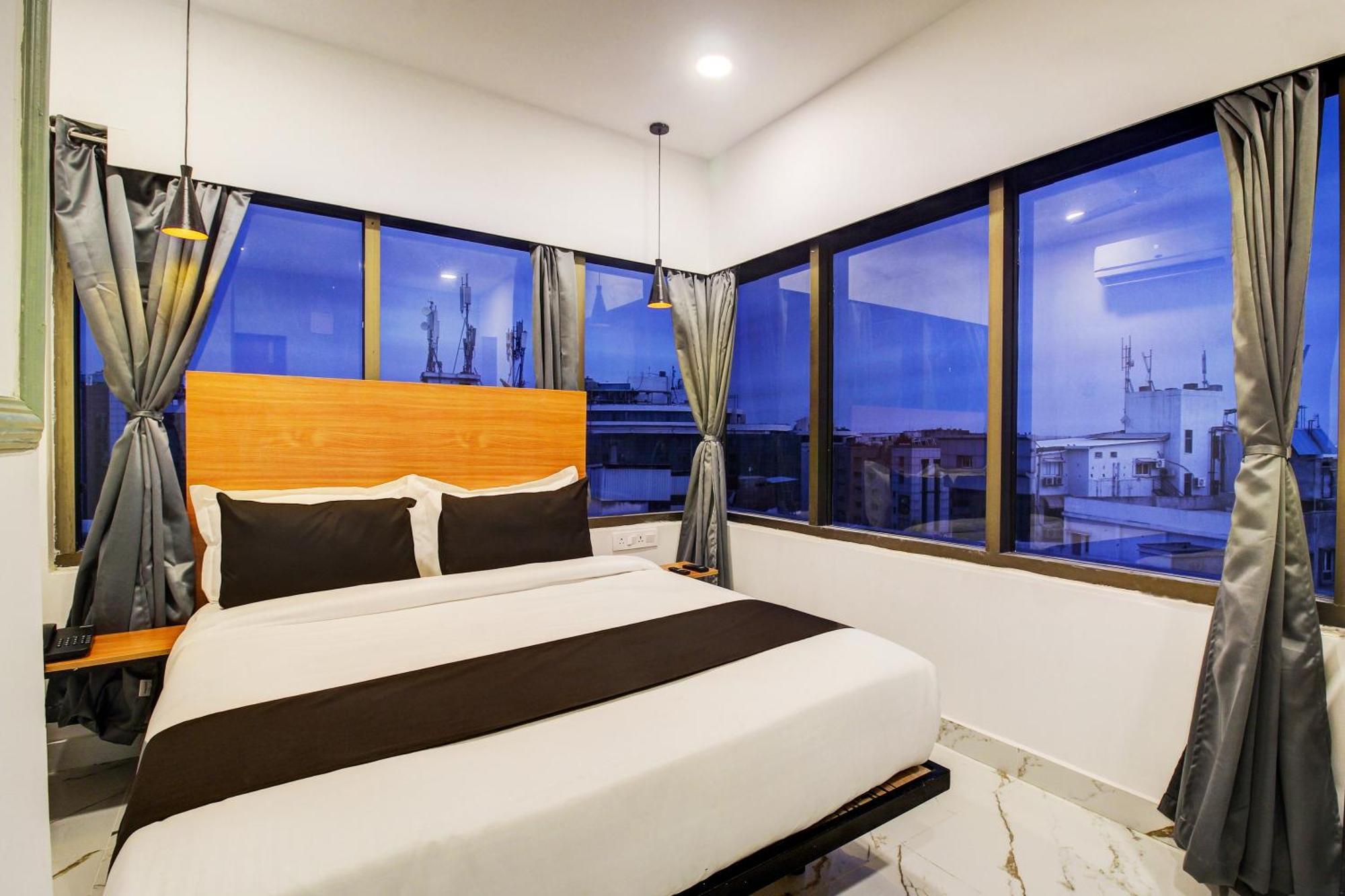 Super Townhouse Rcc Hotel Banjara Hills Hyderabad Exterior foto